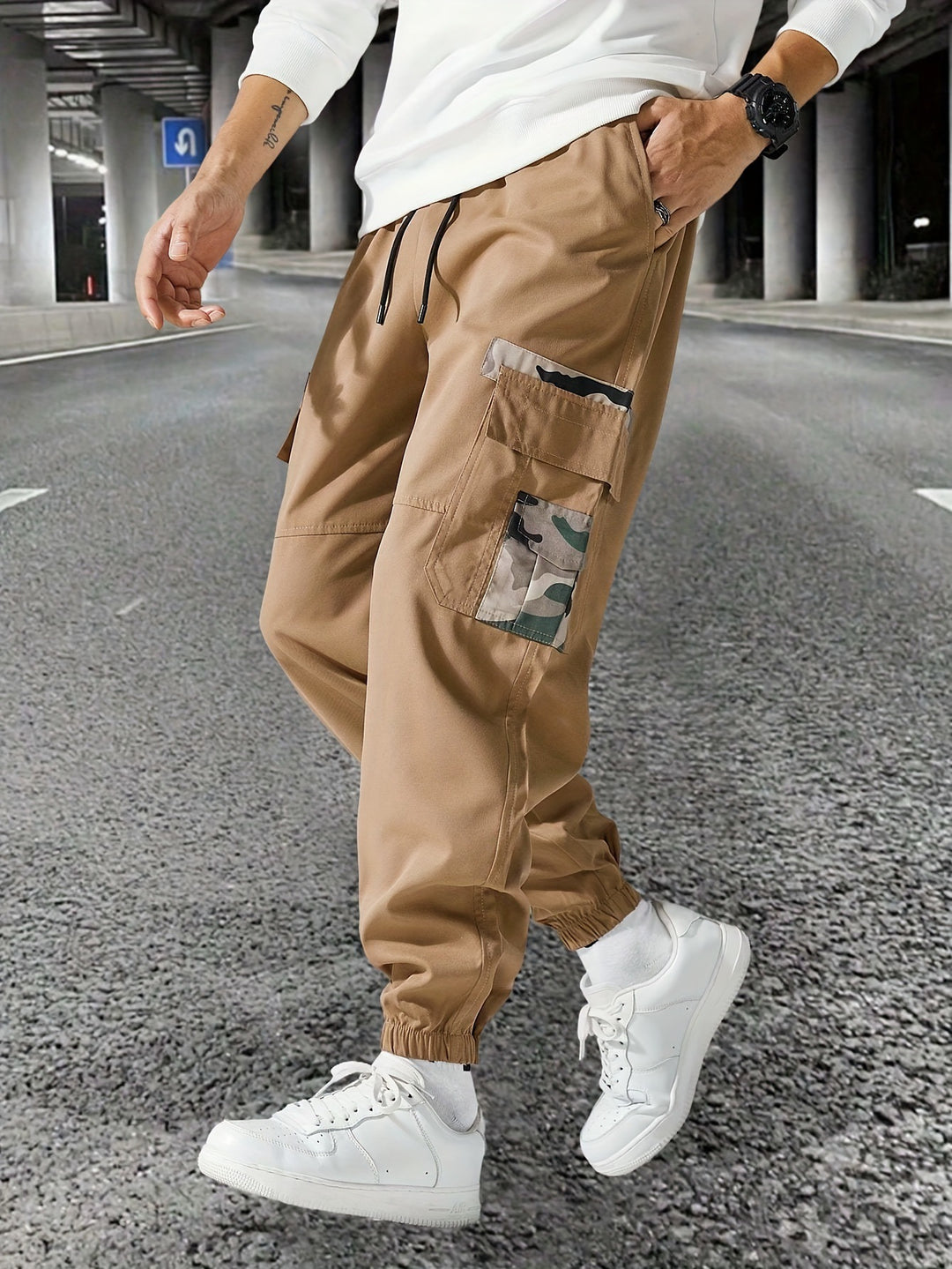 Herren modische Cargo-Hose mit praktischen Taschen Echoarchiv
