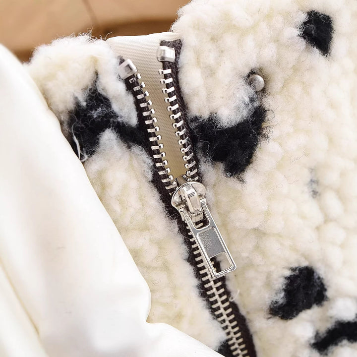 Damen Kurze Teddyjacke aus Sherpa‑Fleece mit Herzchenprint und Tunnelzug Echoarchiv