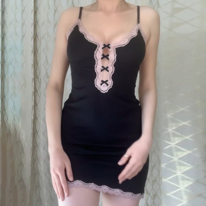 Damen Schlafkleid mit Spitzenverzierungen und dekorativem Kordeldetail Echo Archiv