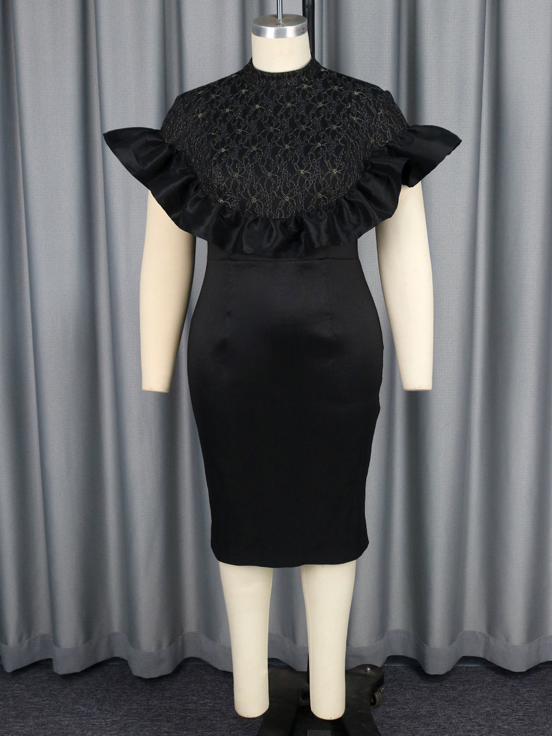 Damen Elegantes Kleid mit Spitzenoberteil und voluminösen Rüschen Echo Archiv