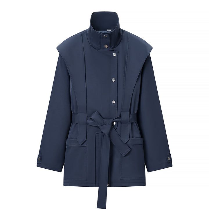 Damen Taillierte Übergangsjacke mit Stehkragen, Schultercape und Bindegürtel Echo Archiv