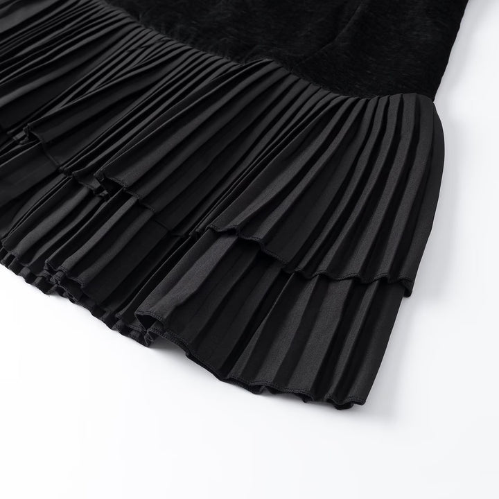 Damen Samt-Midikleid mit kurzen Ärmeln und gestuftem Plisseerock Echoarchiv