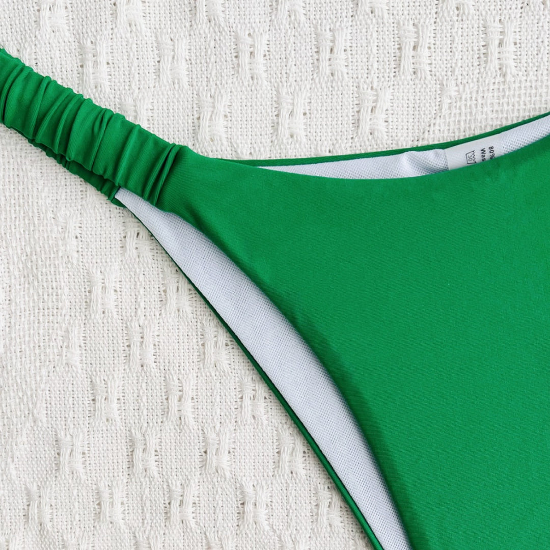 Damen Hochgeschnittener Bikini mit gekreuzten Trägern Echo Archiv