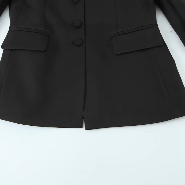 Damen Eleganter taillierter Blazer mit bezogenen Knöpfen und Pattentaschen Echoarchiv