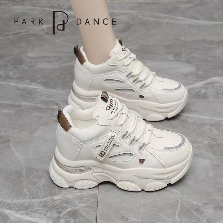Damen Sportliche Sneakers mit luftiger Mesh-Oberfläche und robuster Sohle Echo Archiv