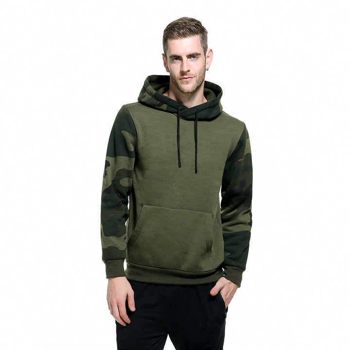 Herren Kapuzenpullover mit modernem Camouflage-Design Echoarchiv