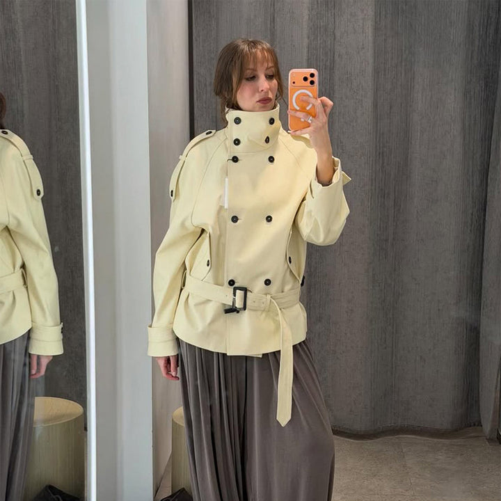 Damen Kurze doppeltknöpfte Trenchjacke mit hohem Stehkragen und Taillengürtel Echoarchiv