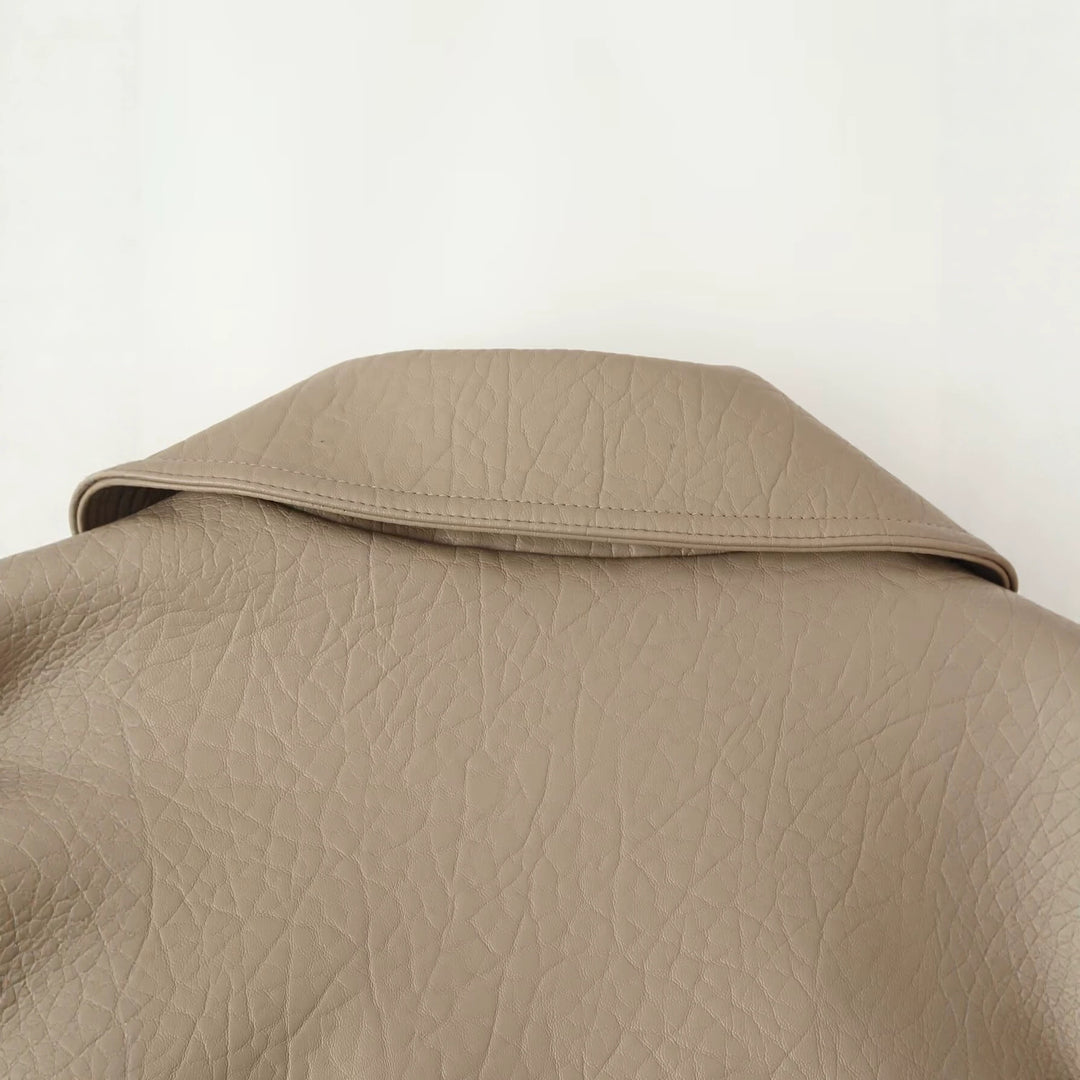 Damen Cropped Lederoptik‑Blouson mit Doppelreihe, elastischem Saum und Oversize‑Revers Echoarchiv