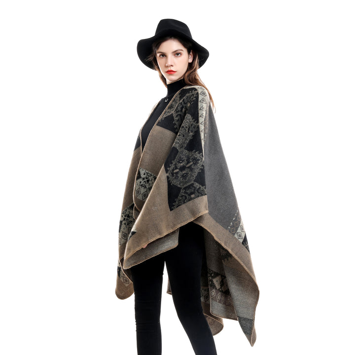 Damen Oversize Strickponcho mit folklorischem Jacquardmuster – Avérine