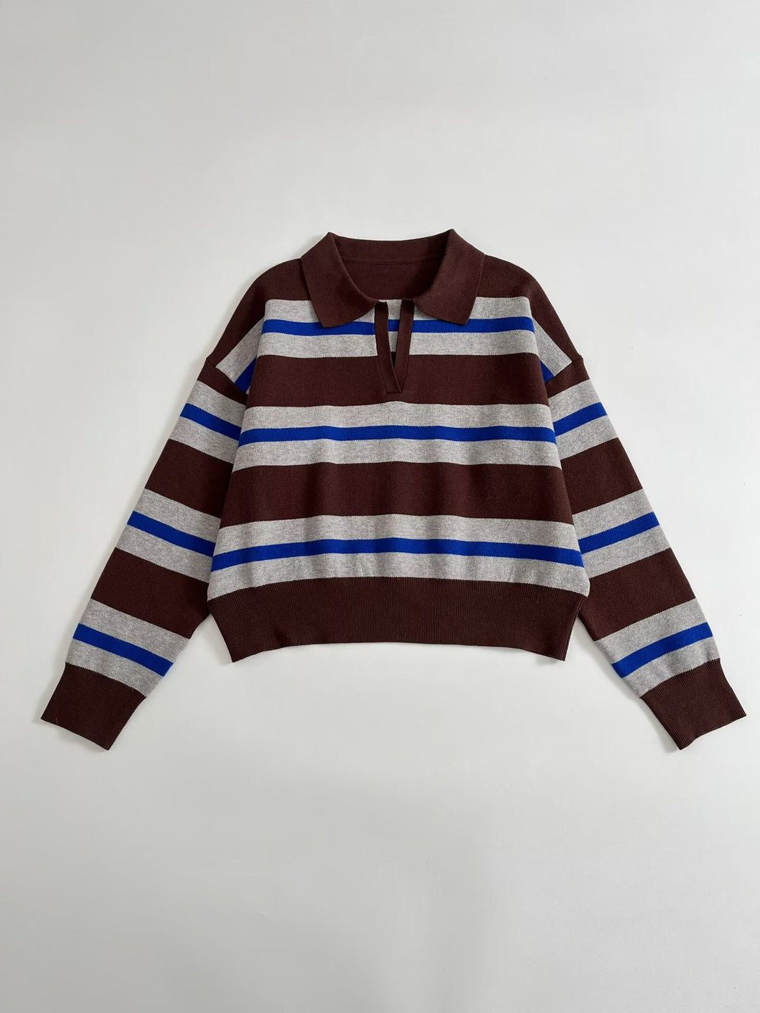 Damen Gestreifter Polokragen-Pullover mit kastiger Passform und V-Ausschnitt Echo Archiv