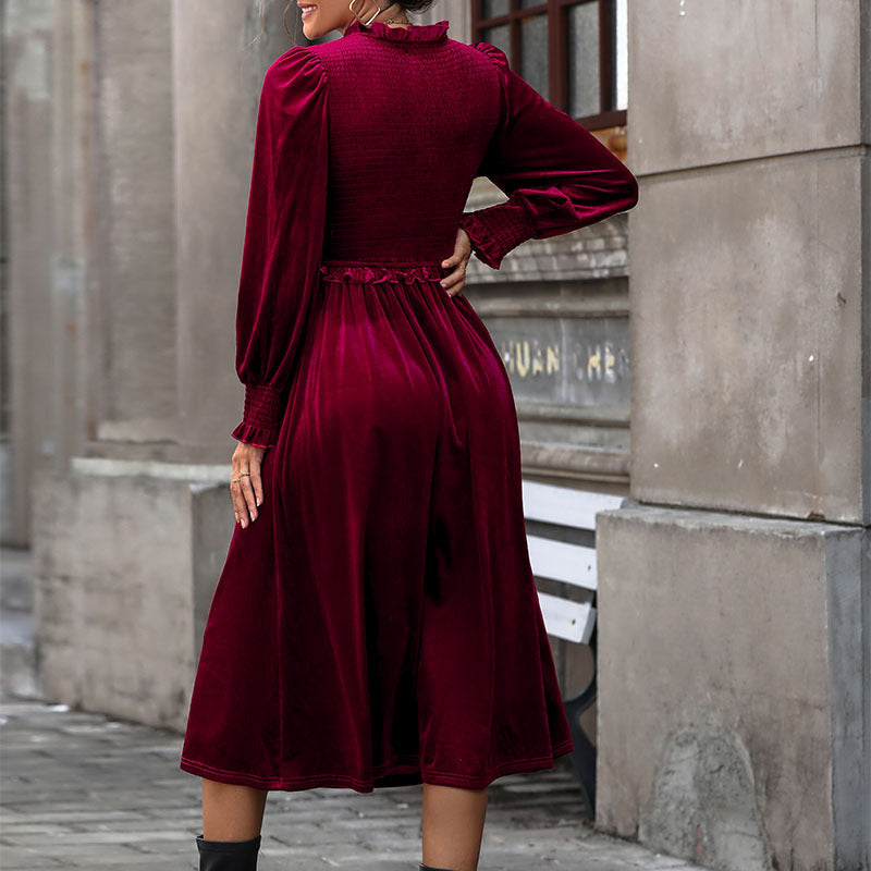 Damen Midikleid mit Rüschendetails und V-Ausschnitt Echo Archiv