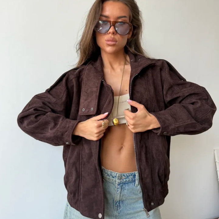 Damen Oversize Wildleder‑Optik Bikerjacke mit hohem Stehkragen Echoarchiv