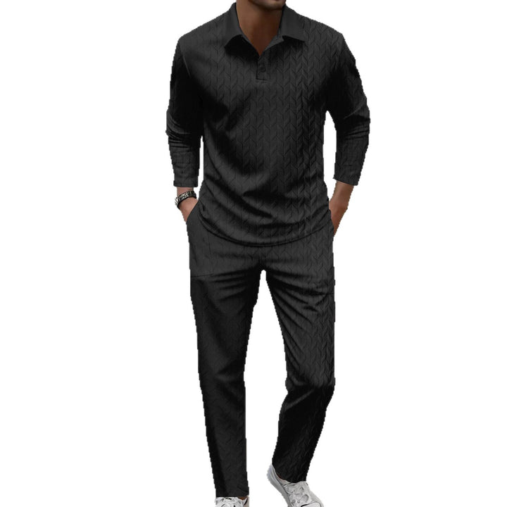 Herren elegantes Freizeitoutfit mit strukturiertem Oberteil und bequemen Hosen Echoarchiv