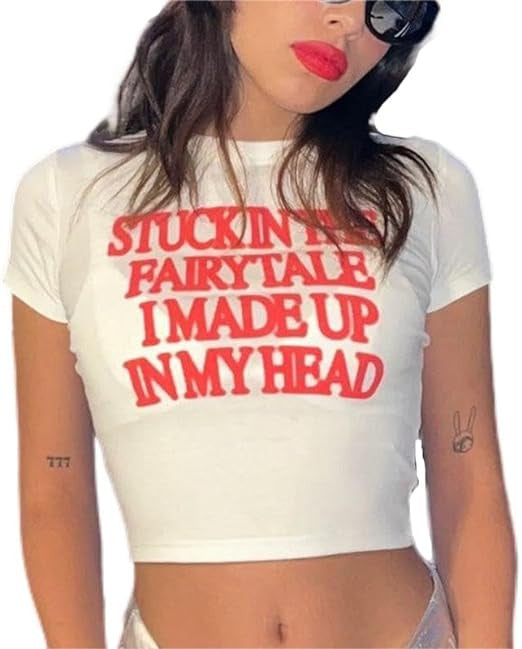 Damen Crop-T-Shirt mit animalistischem Lippenmotiv und auffälligem Schriftzug Echo Archiv