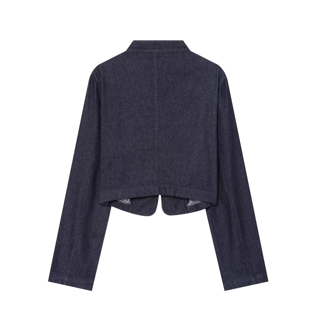 Damen kurze Denim‑Militärjacke mit Stehkragen und dekorativer Zierknopfleiste Echo Archiv