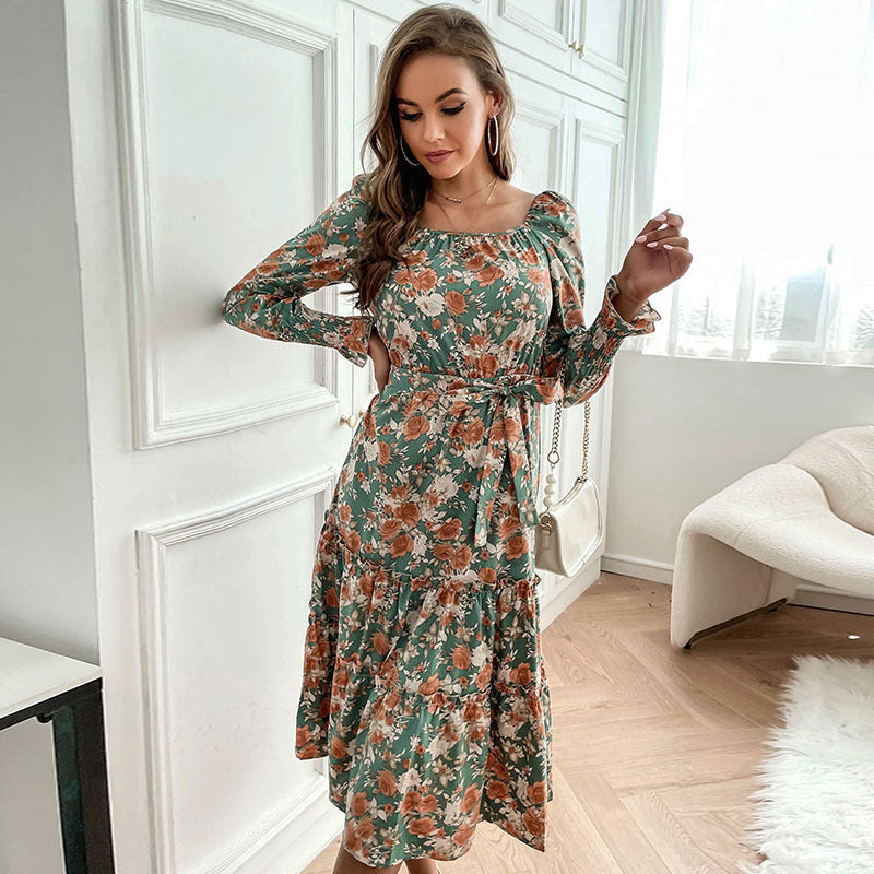 Damen Midikleid mit quadratischem Ausschnitt, Stufenrock, Puffärmmel und Taillengürtel Echoarchiv