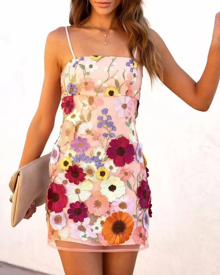 Damen Elegantes Cocktailkleid mit zarter Blumenstickerei Echo Archiv