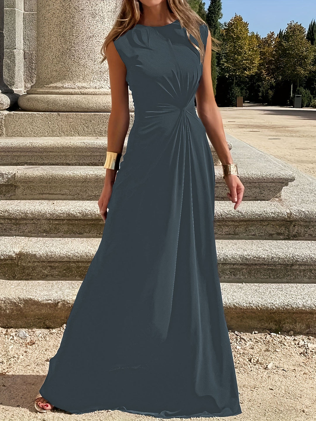 Damen Elegantes Maxikleid mit Raffungen und Rundhalsausschnitt Echoarchiv