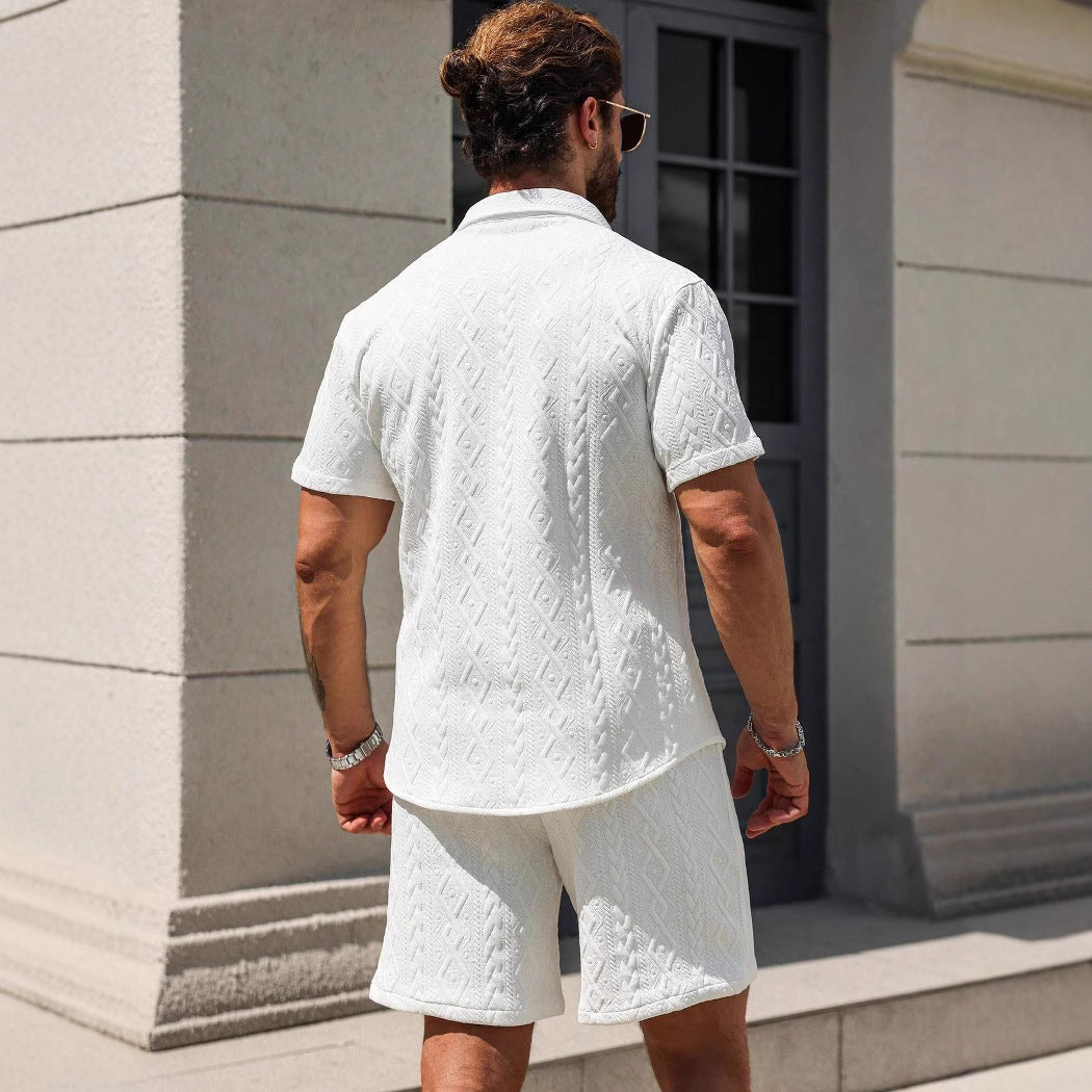 Herren Kurzarm-Hemd mit strukturiertem Design und passenden Shorts Echoarchiv