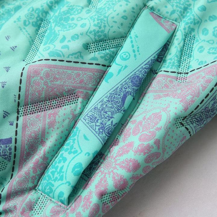 Damen nan gesteppte Bandana‑Print Bomberjacke mit Stehkragen, Eingrifftaschen und elastischem Saum Echo Archiv