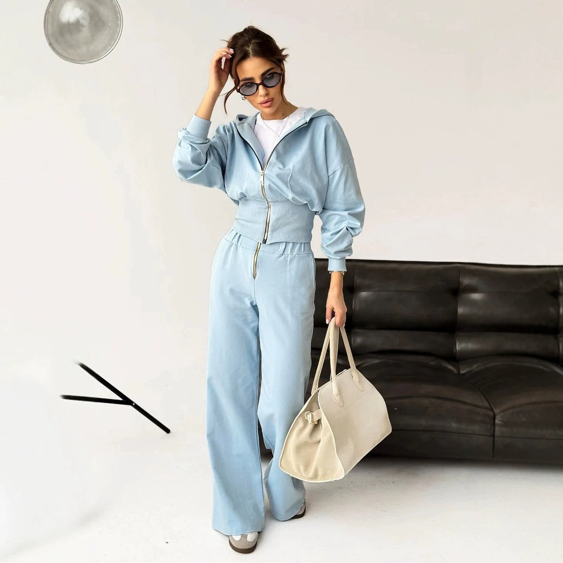 Damen tailliertes Zip-Hoodie und ausgestelltes High-Waist-Hose Lounge-Set – Auréline