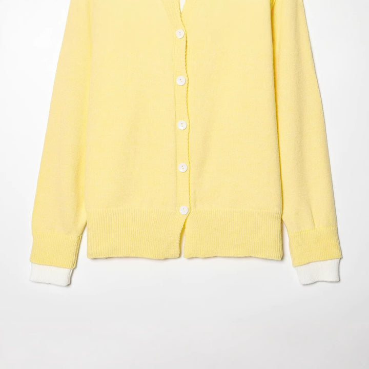 Damen Feinstrick-Cardigan mit integrierter Kontrast-Kapuze und durchgehender Knopfleiste Echoarchiv