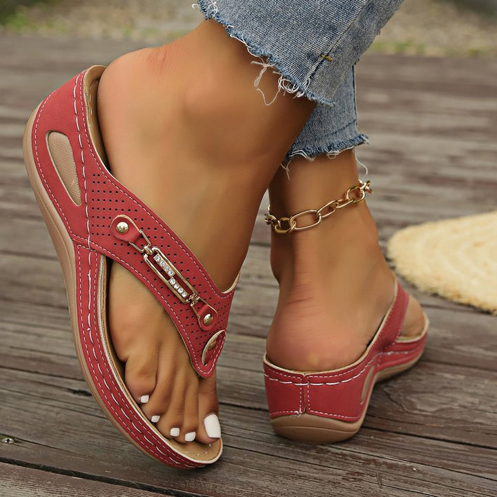 Damen Keil-Zehentrenner Sandalen mit perforiertem Obermaterial und gepolstertem Komfortfußbett – Sorelia