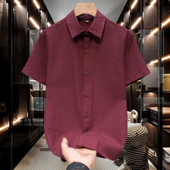 Herren Kurzarm-Hemd mit strukturiertem Design und modischen Knopfdetails Echoarchiv