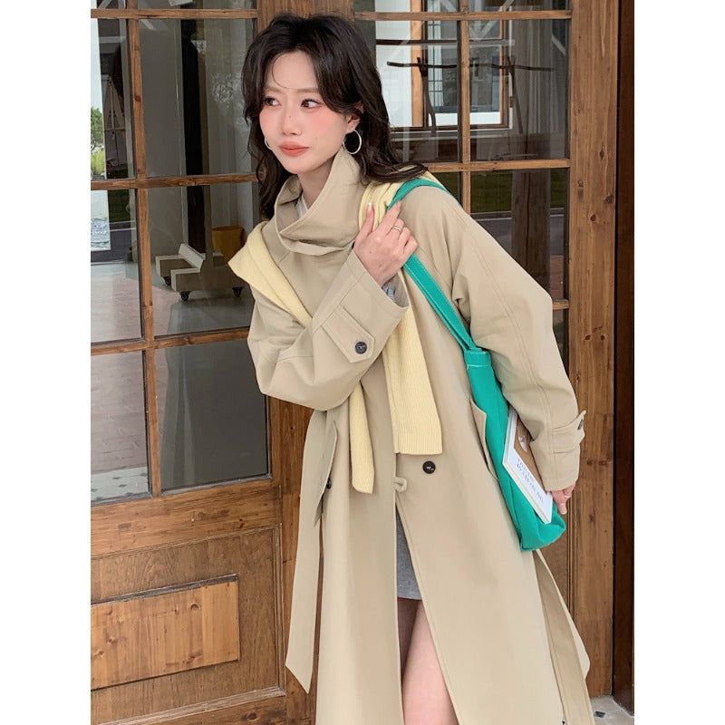 Damen Langer Trenchcoat mit hohem Stehkragen und Raglanärmeln Echoarchiv