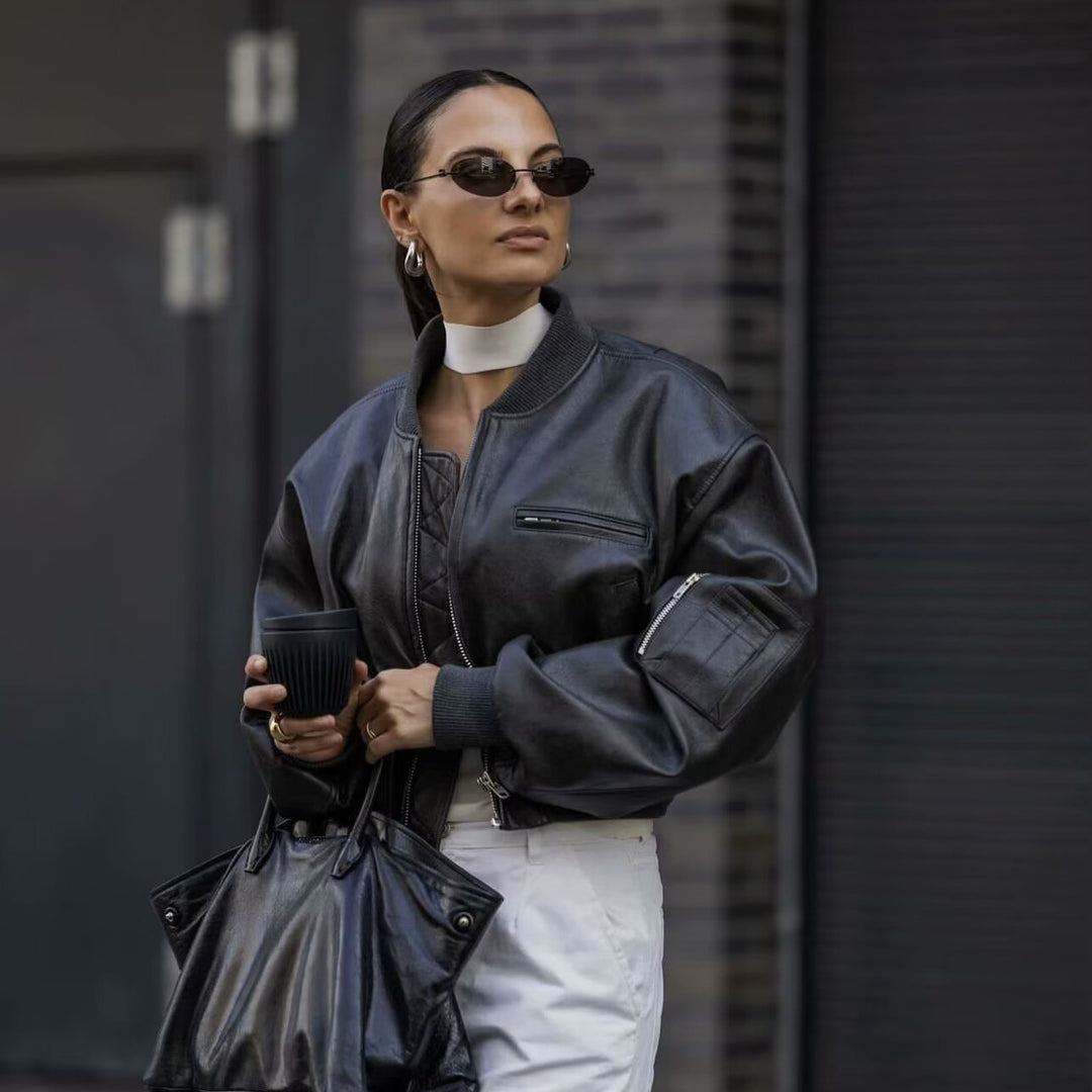 Damen Cropped-Bomberjacke in Vintage-Lederoptik mit Ärmeltasche und breitem Rippbündchen Echo Archiv