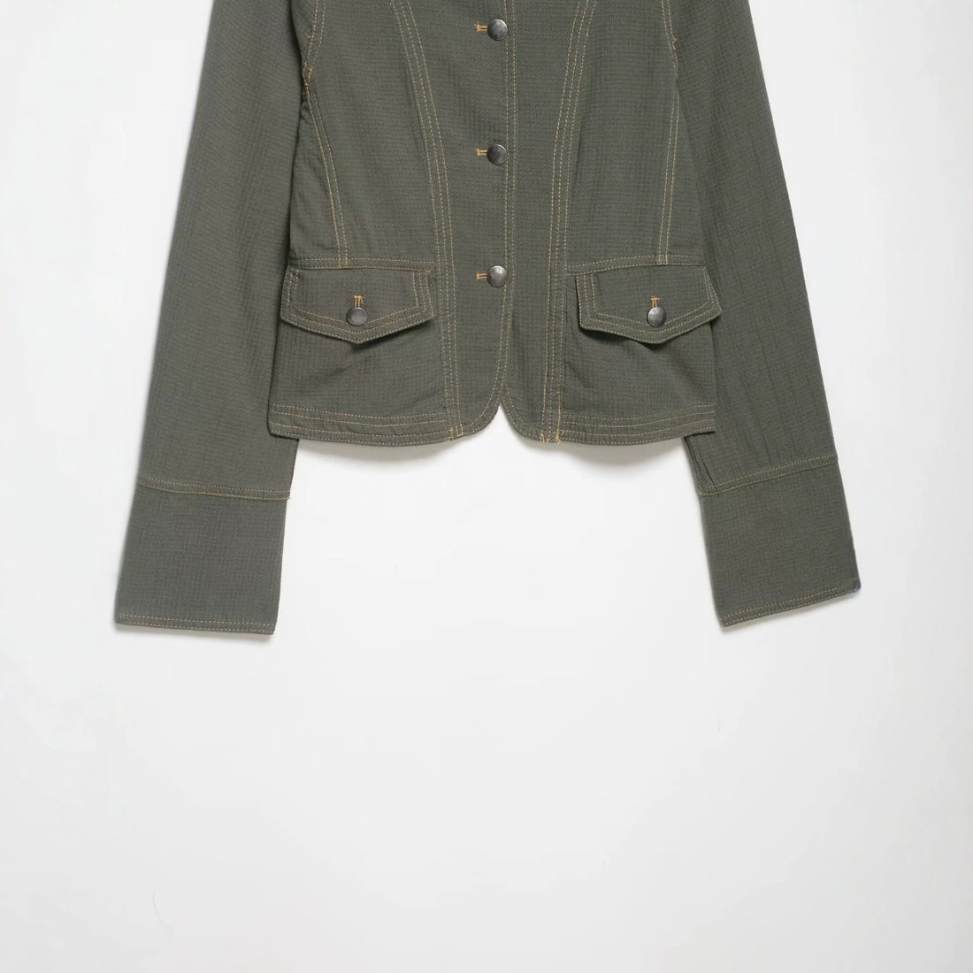 Damen Kurze Utility-Jacke mit Stehkragen, Schulterklappen und aufgesetzten Pattentaschen Echo Archiv