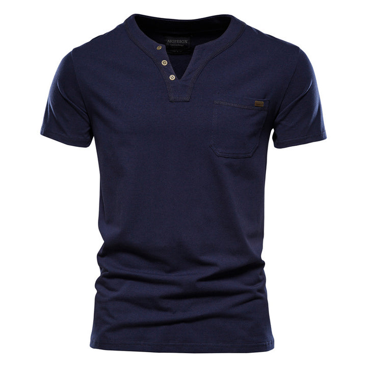 Herren Kurzarm-Shirt mit modernem Henley-Ausschnitt und Brusttasche Echoarchiv