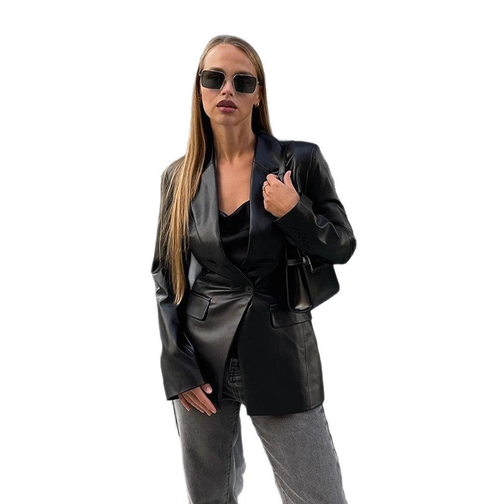 Damen Taillierter Longblazer aus Lederoptik mit Schulterpolstern und Pattentaschen Echoarchiv