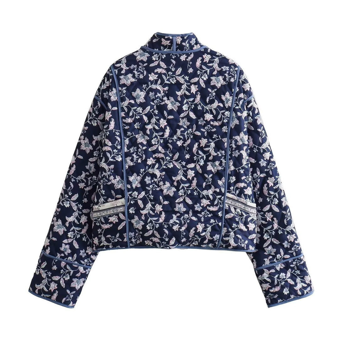 Damen gesteppte Kimono-Jacke mit floralem Allover‑Muster und kontrastierender Paspelierung Echo Archiv