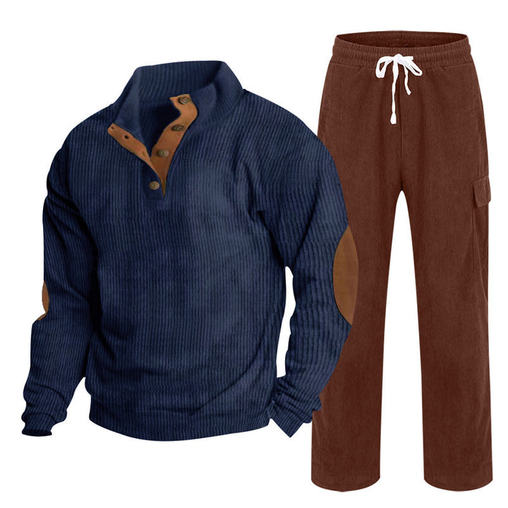 Herren nan strukturiertes Feinstrick-Halbknopf-Pullover und Feincord-Cargo-Zweiteiler Echo Archiv