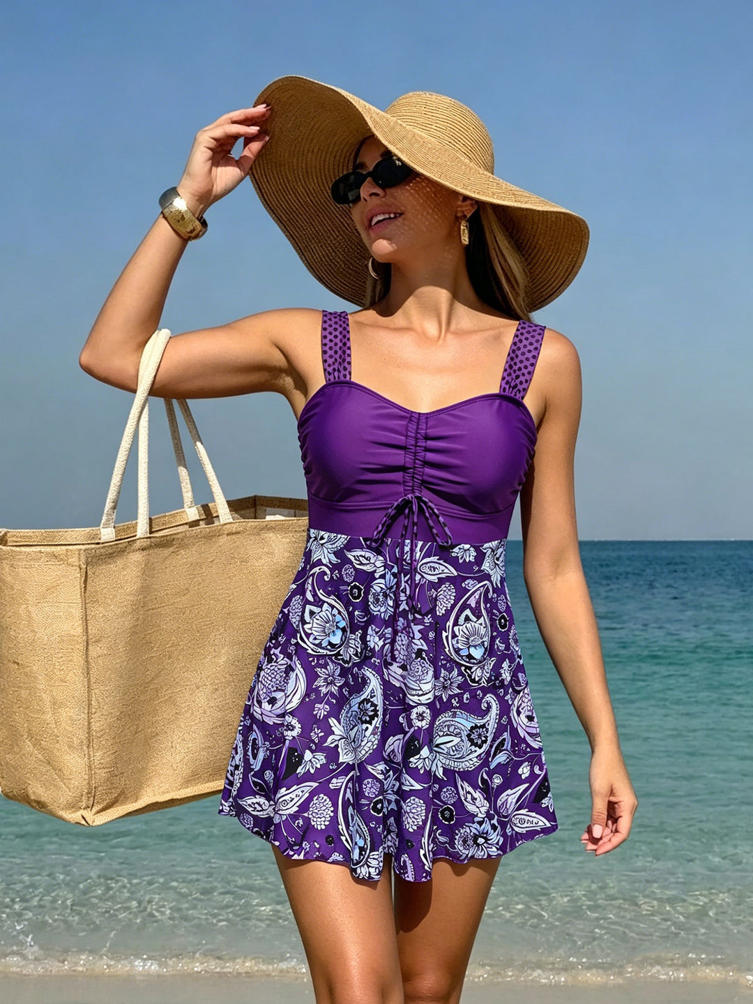 Damen Schwimmdress mit floralem Oberteil und lässigem Rock Echo Archiv