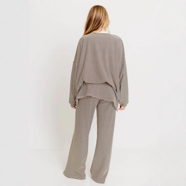 Damen nan gestreiftes Komfort-Set aus feinem Rippjersey mit Oversize-Pullover und weiter Bundhose Echo Archiv