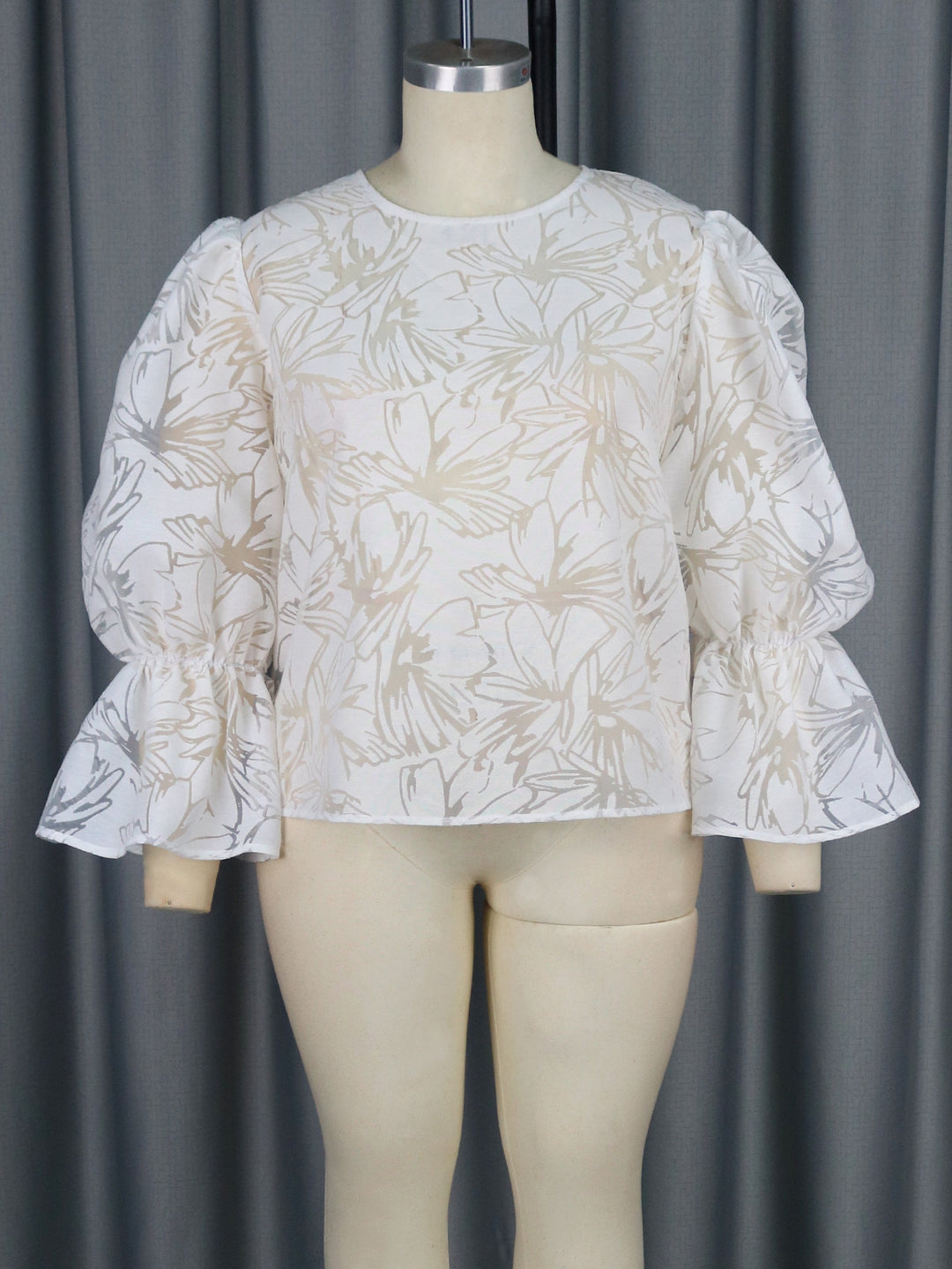 Damen Elegante Bluse mit voluminösen Ärmeln und floralem Muster Echo Archiv