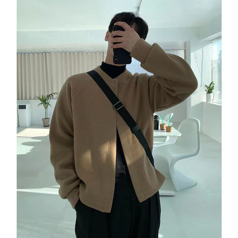 Herren Kragenloser Boxy-Rippenstrick-Cardigan mit verdeckter Druckknopfleiste Echoarchiv