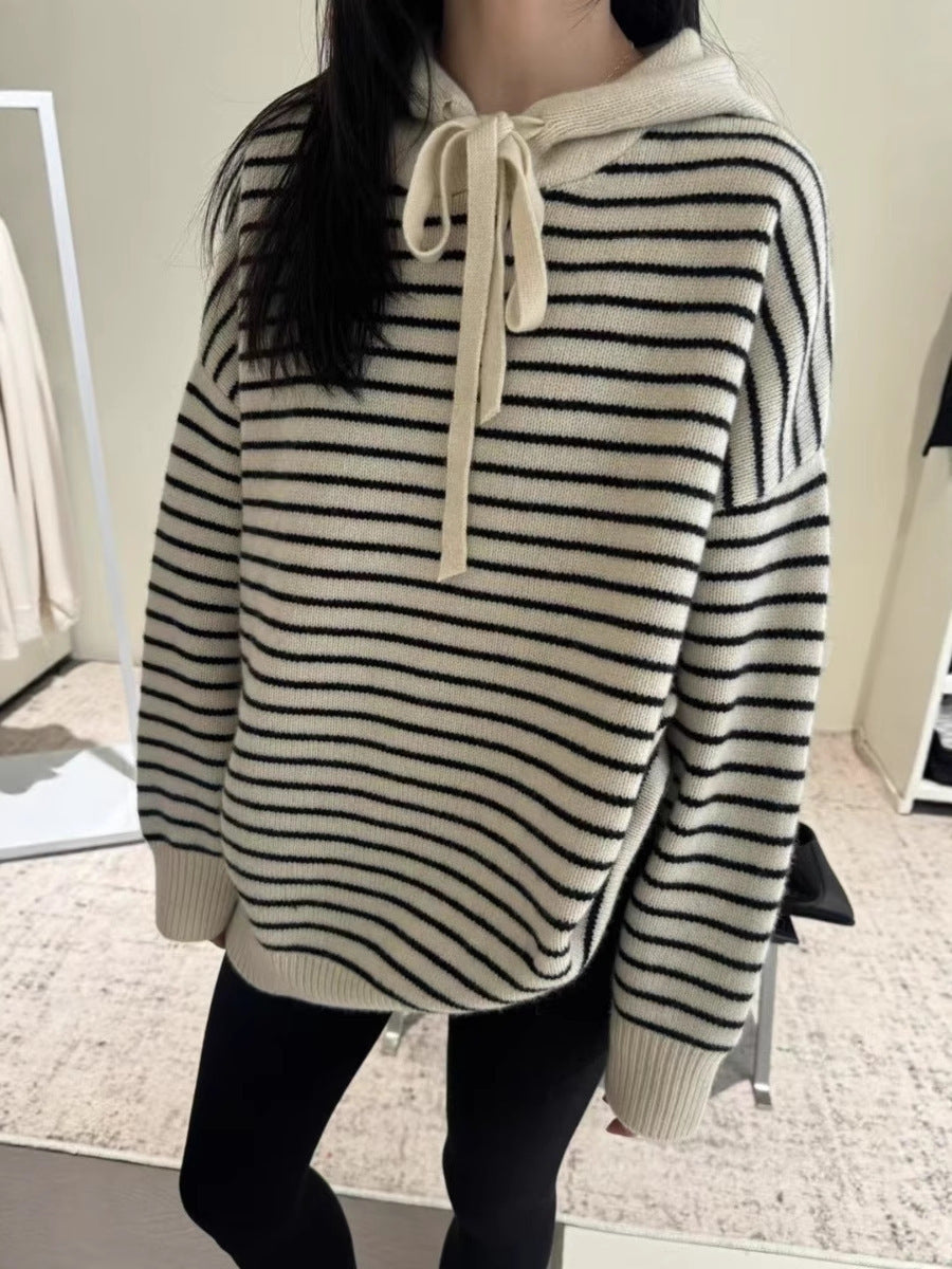 Damen Oversize-Kapuzenpullover aus weichem Feinstrick mit maritimem Streifenmuster Echoarchiv