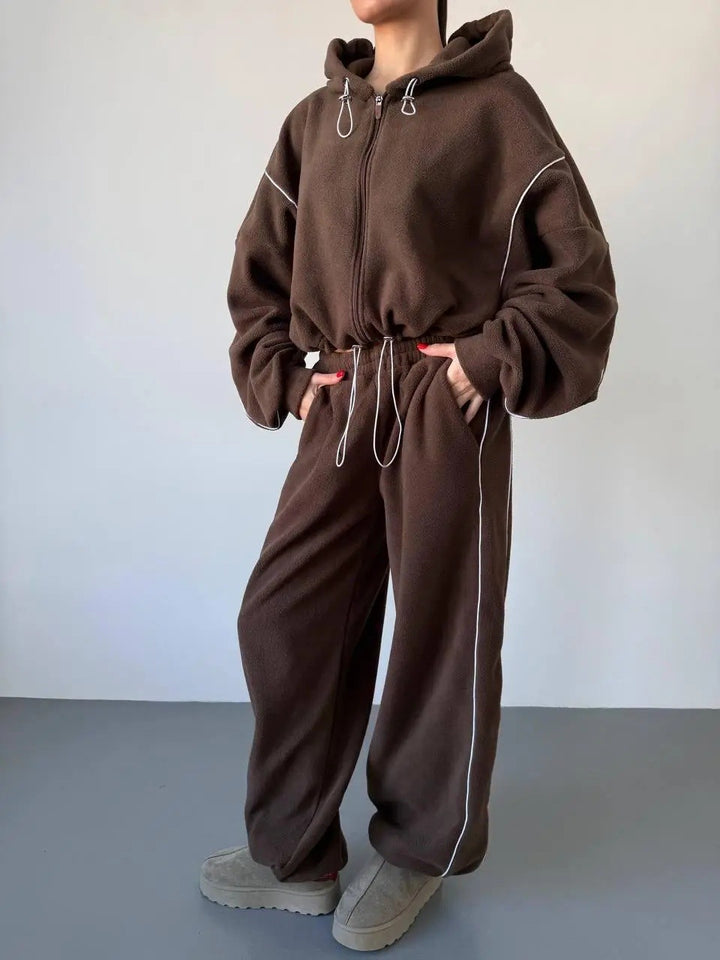 Damen gekürztes Zip-Hoodie mit Tunnelzug und hochgeschnittener weiter Fleece-Loungehose – Auréline