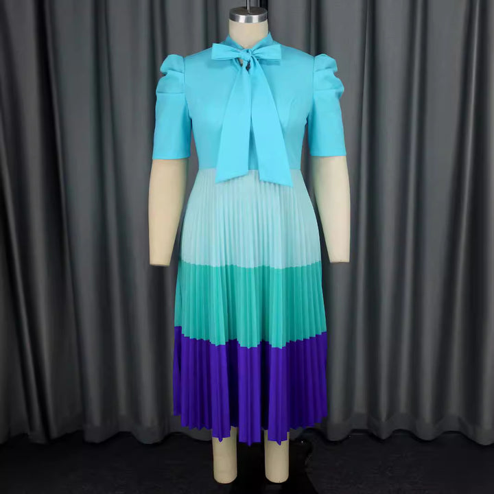 Damen Elegantes Plisseekleid mit Schleifenkragen Echo Archiv