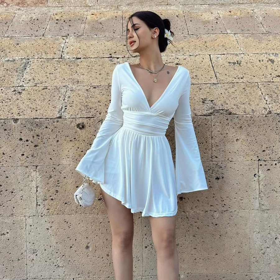 Damen elegantes Kleid mit tiefem V-Ausschnitt und langen Ärmeln Echo Archiv