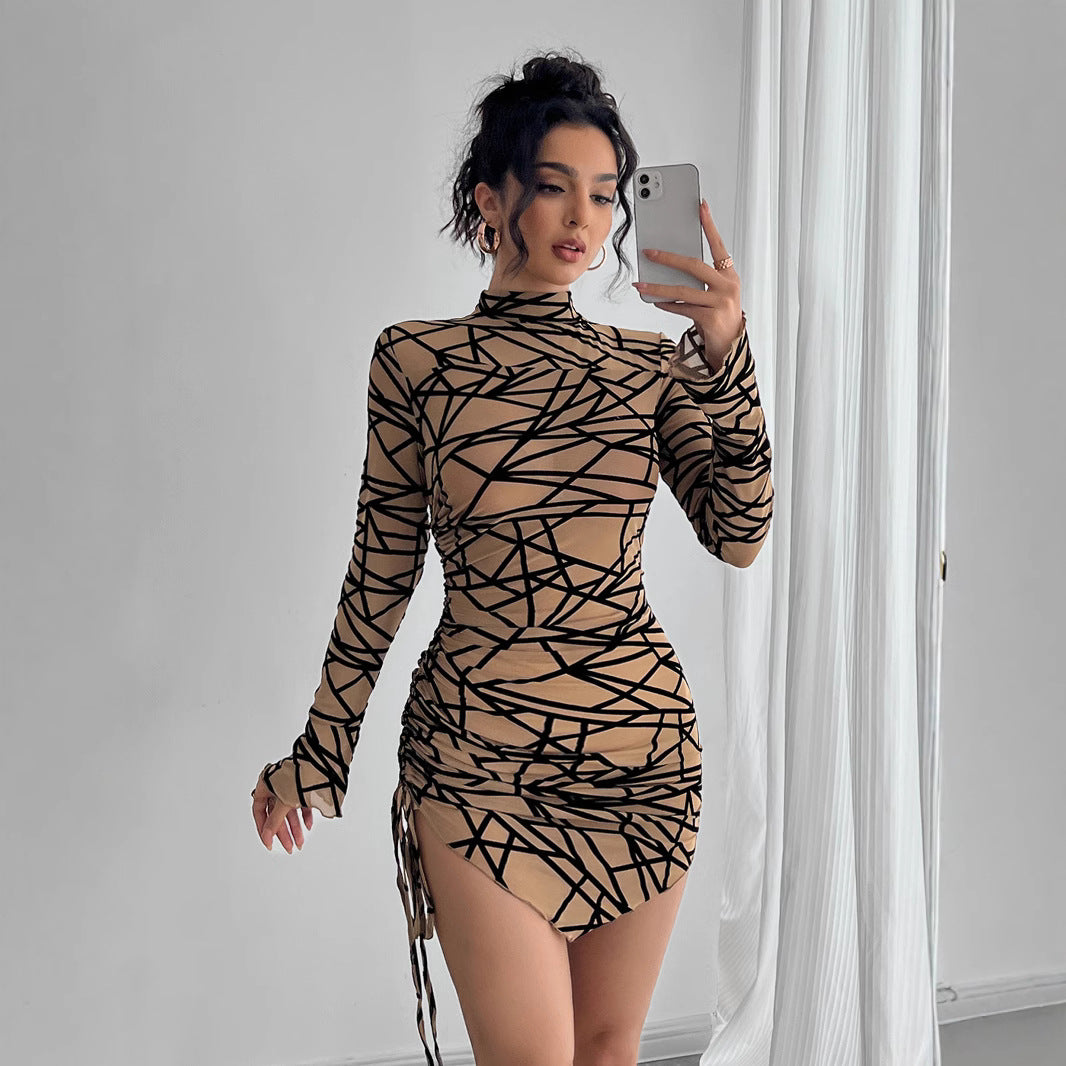 Damen nan figurbetontes transparentes Langarm Minikleid mit Rollkragen und seitlicher Raffung Echo Archiv