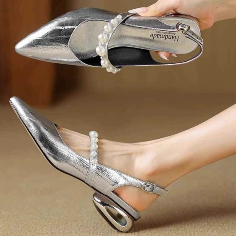 Damen spitze Slingback‑Mules mit Perlenriemen und skulpturalem Absatz Echo Archiv