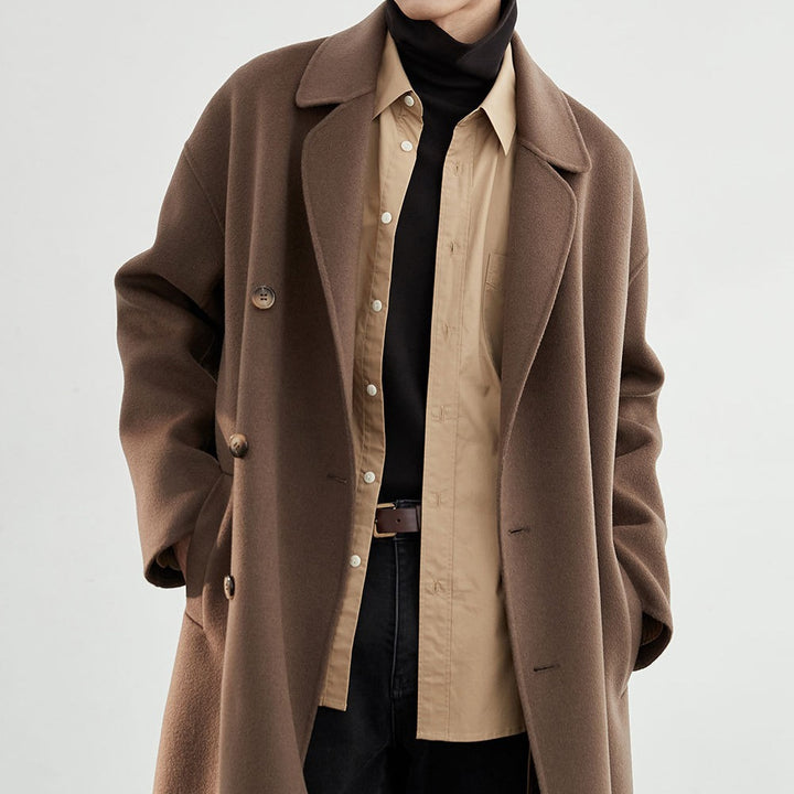 Herren Oversized Wollmantel mit Doppelreiher und Reverskragen Echoarchiv