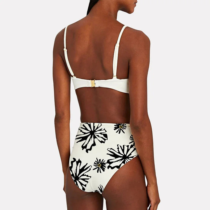 Damen Bikiniset mit besonderem Blumendekor und langem Wickelrock Echo Archiv