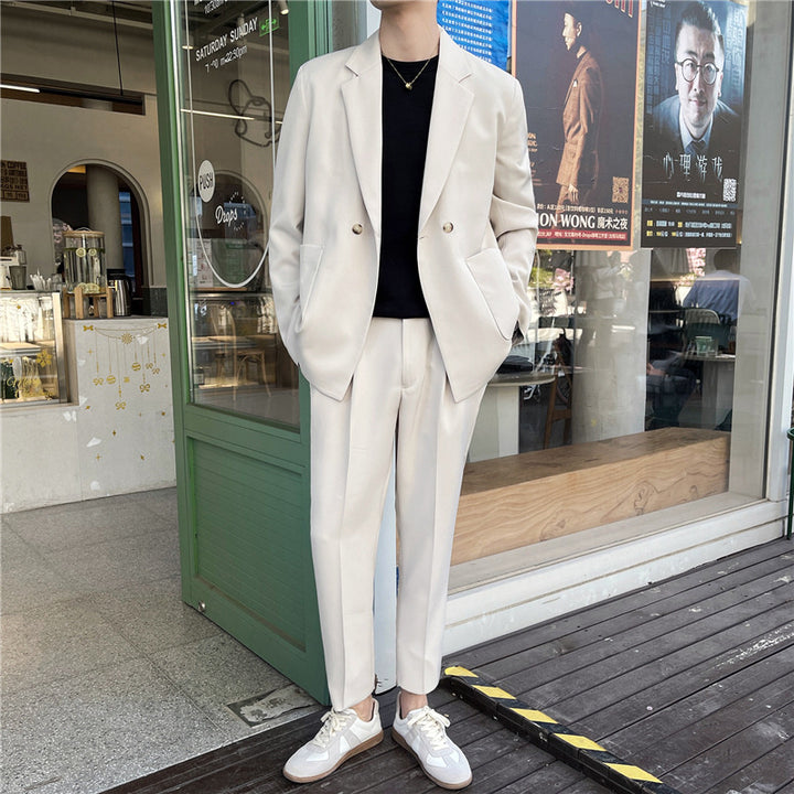 Herren eleganter Businessanzug mit modernem Schnitt und hochwertigen Materialien Echoarchiv