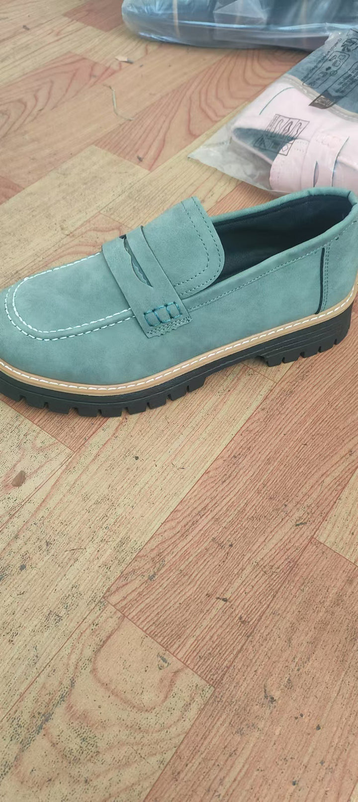 Herren nan robuste Penny-Loafer mit markanter Profilsohle, handwerklicher Ziernaht und gepolstertem Komfortfußbett Echo Archiv