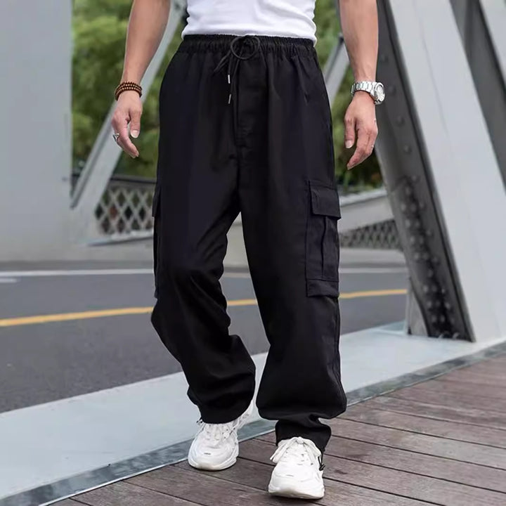Herren Cargo-Hose mit vielen funktionalen Taschen und lockerer Passform Echoarchiv